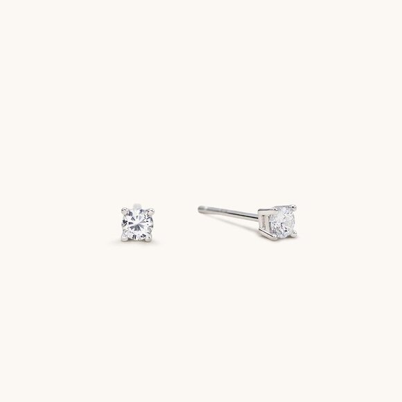 AAA-Grade Cubic Zirconia Stud Earrings in 925 Sterling Silver - Versatile Sizes - Picture 3 of 4